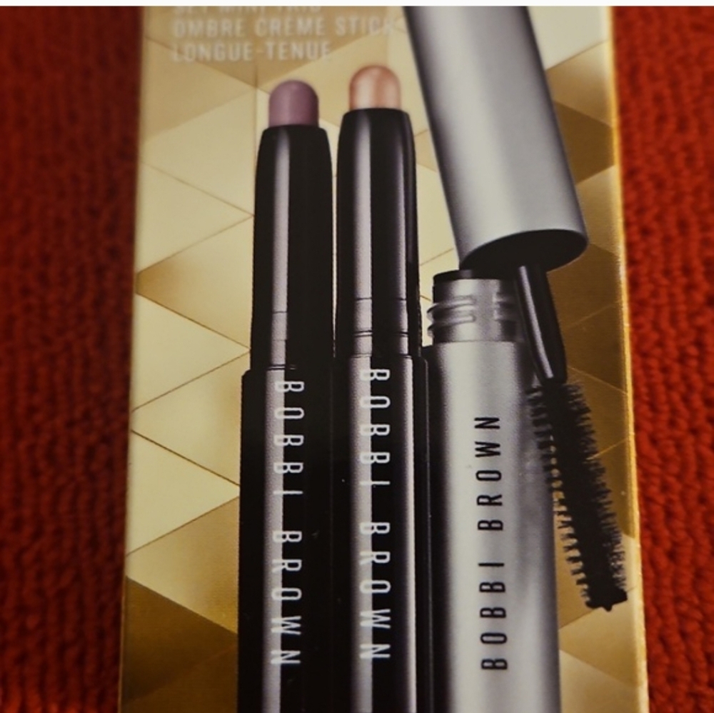 Bobbi Brown City Stroll Mascara & Cream Shadow Stick Set & Heart Pouch. - Picture 6 of 6